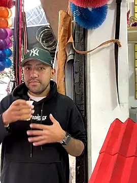 JuanZapata33 online show from 4, 11, 2025