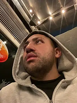 JuanZapata33 online show from 18, 2, 2025