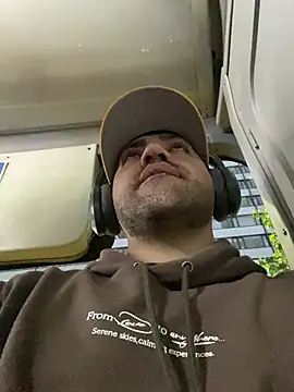 JuanZapata33 online show from 19, 2, 2025