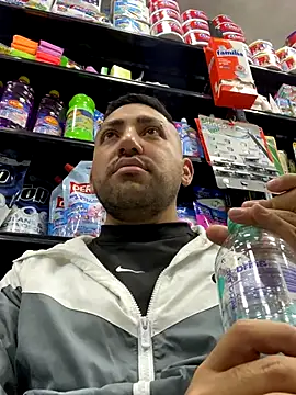 JuanZapata33 online show from 27, 9, 2025