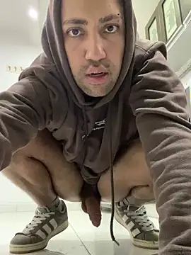 JuanZapata33 online show from 14, 2, 2025