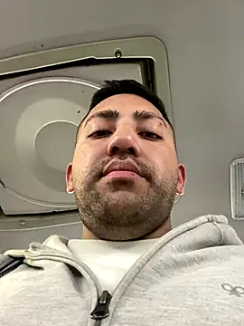 JuanZapata33 online show from 8, 9, 2025