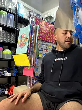 JuanZapata33 online show from 28, 9, 2025