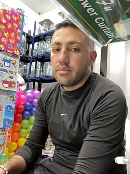 JuanZapata33 online show from 8, 10, 2025