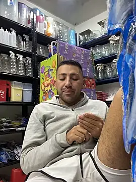 JuanZapata33 online show from 28, 11, 2025