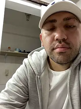 JuanZapata33 online show from 7, 10, 2025