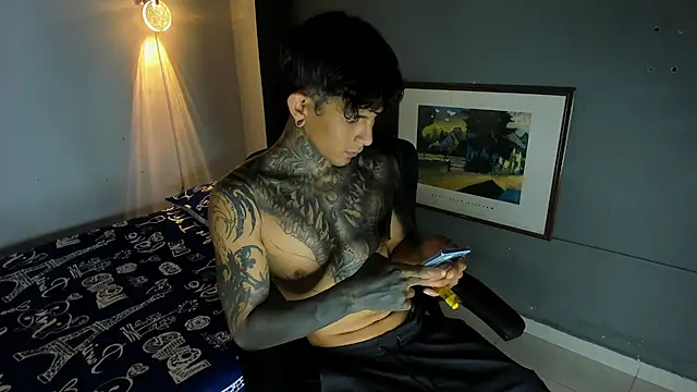 Travistanner 28 online show from 23, 12, 2025