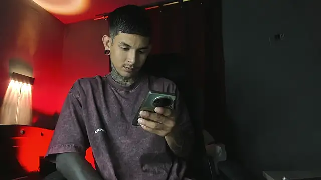 Travistanner 28 online show from 4, 4, 2026