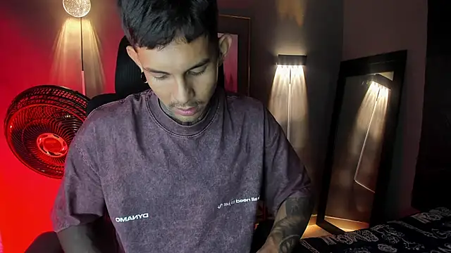 Travistanner 28 online show from 5, 4, 2026