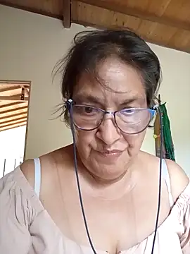 florecita69 online show from 12, 10, 2025