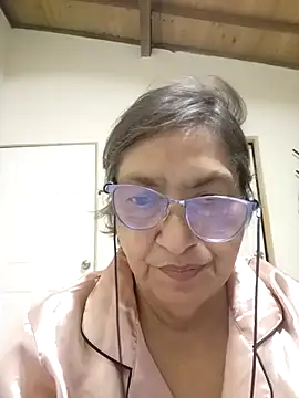 florecita69 online show from 28, 10, 2025