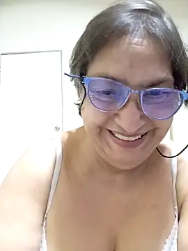 florecita69 online show from 25, 10, 2025