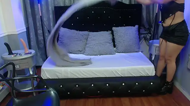 Mayaa ross online show from 27, 2, 2025