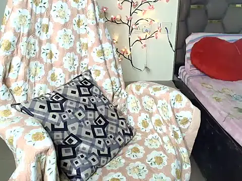 CUTE princess 143 online show from 13, 5, 2026