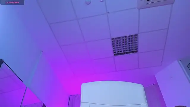 Snapshot of SinCityLiz chatting on 24, 10, 2025 SinCityLiz online show from 24, 10, 2025