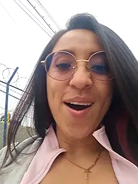 Snapshot of VALERY-03_ chatting on 17, 12, 2025 VALERY-03 online show from 17, 12, 2025