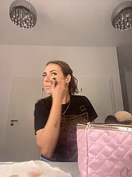 Abby  White online show from 25, 9, 2025