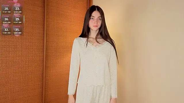 MaryJacksoon online show from 4, 11, 2025