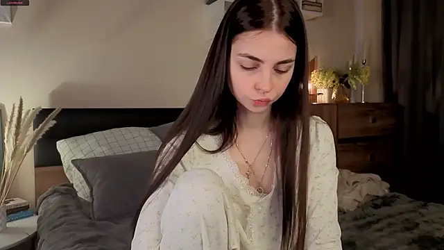 MaryJacksoon online show from 8, 11, 2025