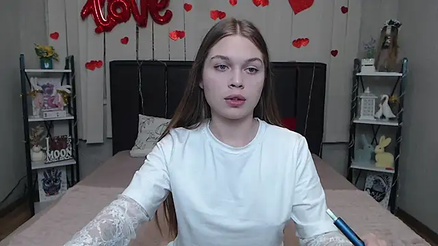 LaraPika online show from 2, 4, 2026