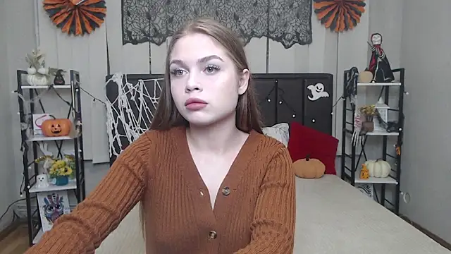 LaraPika online show from 27, 10, 2025