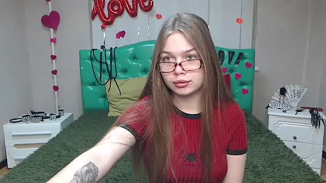 LaraPika online show from 18, 3, 2025