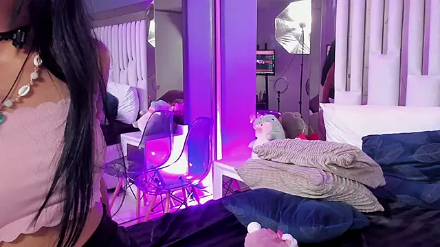 Kitty Eliffe online show from 12, 3, 2025