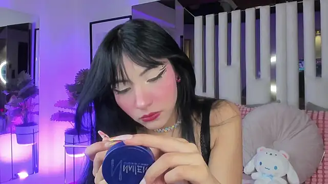 Kitty Eliffe online show from 4, 10, 2025