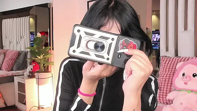 Kitty Eliffe online show from 2, 12, 2025