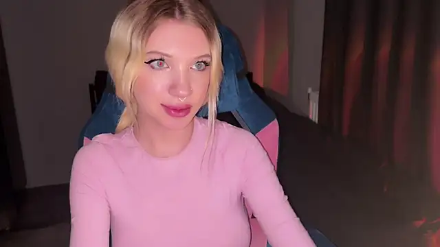 Stuffy Ri online show from 7, 3, 2025