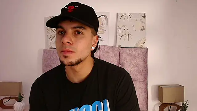 Amadeo Wild online show from 8, 2, 2025