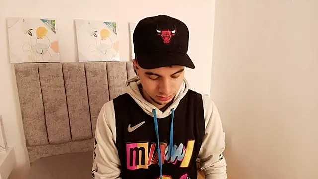 Amadeo Wild online show from 30, 1, 2025