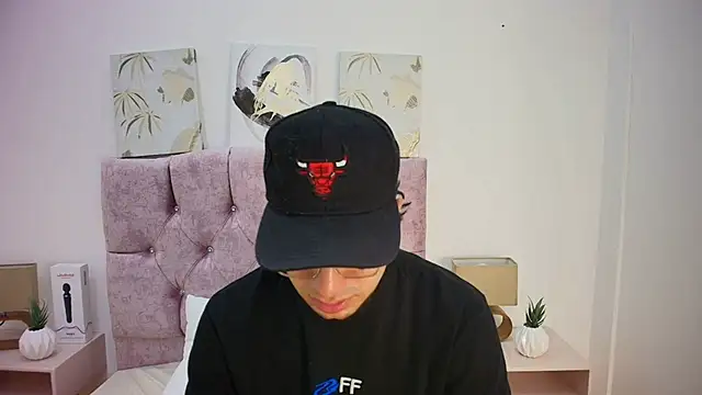 Amadeo Wild online show from 6, 2, 2025