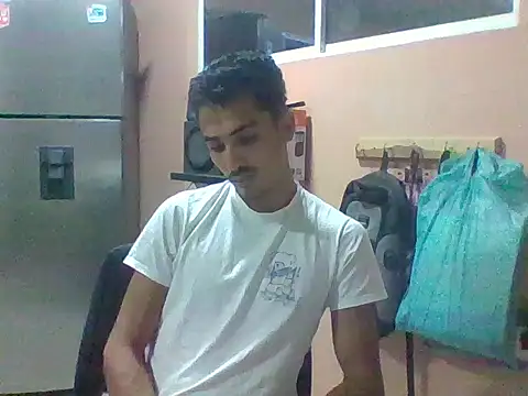 Snapshot of jeremy_scott chatting on 23, 11, 2025 jeremy scott online show from 23, 11, 2025