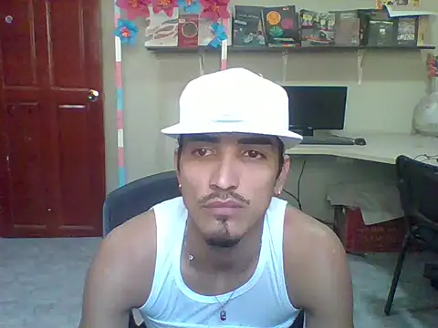 Snapshot of jeremy_scott chatting on 12, 2, 2026 jeremy scott online show from 12, 2, 2026