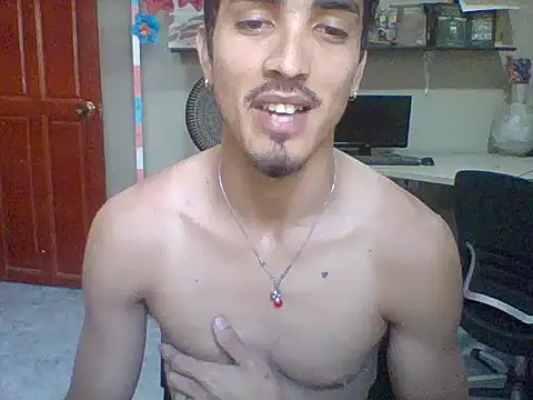 Snapshot of jeremy_scott chatting on 13, 2, 2026 jeremy scott online show from 13, 2, 2026