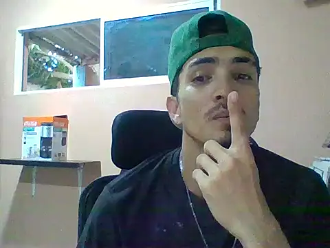 Snapshot of jeremy_scott chatting on 27, 10, 2025 jeremy scott online show from 27, 10, 2025