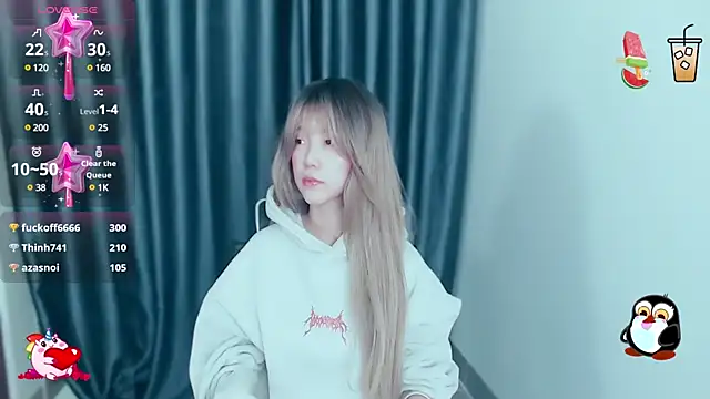 -Poison-Ivy- online show from 4, 12, 2024