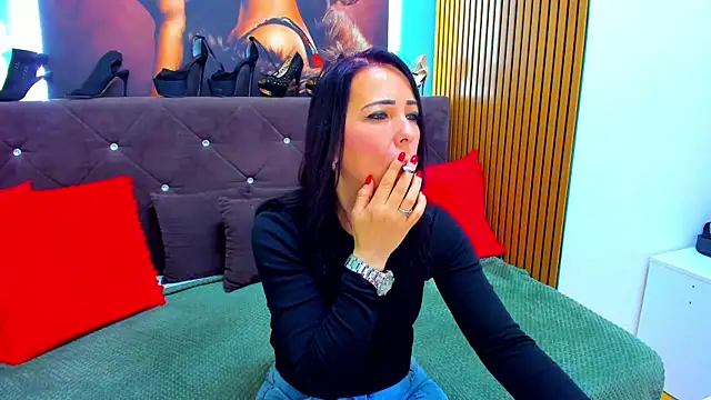 LauraSin online show from 13, 5, 2026