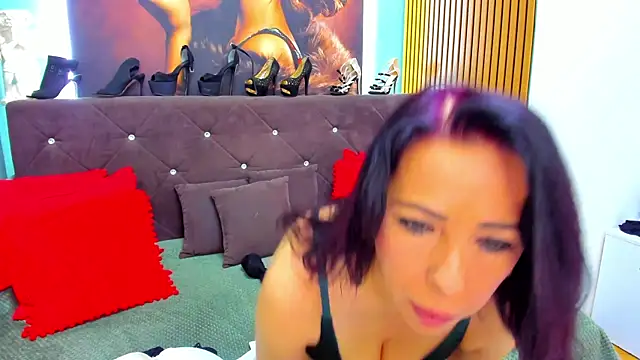 LauraSin online show from 30, 5, 2026