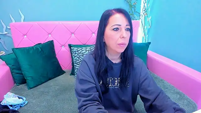 LauraSin online show from 1, 12, 2025