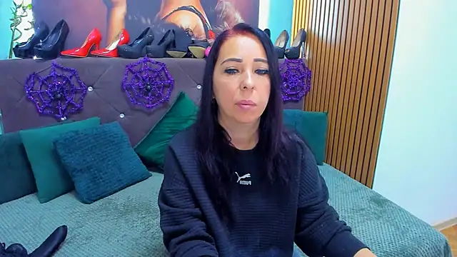 LauraSin online show from 25, 10, 2025