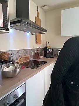 lola tentatiion online show from 12, 3, 2026