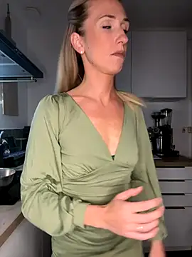 lola tentatiion online show from 22, 9, 2025