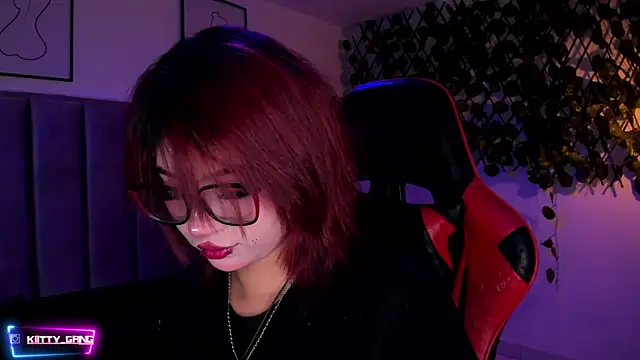 Kitty Gang online show from 8, 11, 2025