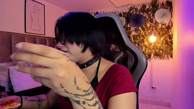 Kitty Gang online show from 28, 4, 2026