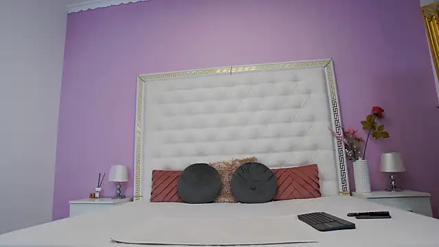 Lenna Paul online show from 24, 11, 2025