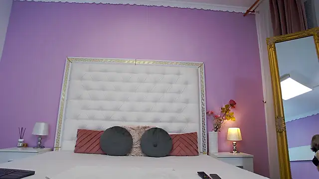 Lenna Paul online show from 14, 1, 2026