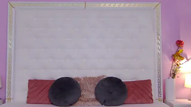 Lenna Paul online show from 7, 4, 2026