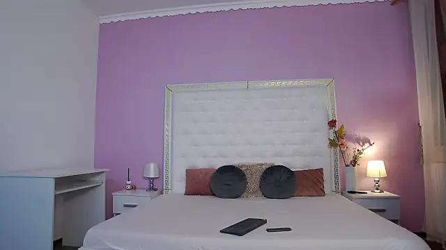 Lenna Paul online show from 5, 2, 2026